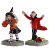 Lemax Spooky Town - Erschrockene Halloween Kids 2er Set -Angebote Halloween Deko Store lemax spooky town figuren terrfiied trick or treaters halloween dekoration 53617 01