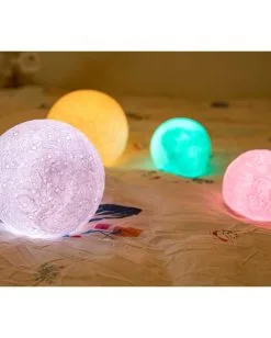 Mondlicht Mit Farbwechsel & Fernbedienung -Angebote Halloween Deko Store mond nachtlicht mit farbwechsel fernbedienung moon light with color changing remote control wohn ambiente 52410 03